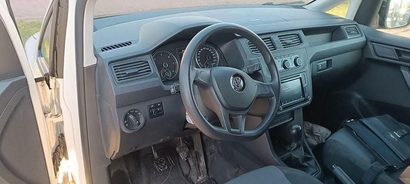 Second-hand VW Caddy Trendline 75 CP (55 kW) 2016 Alb Monovolum