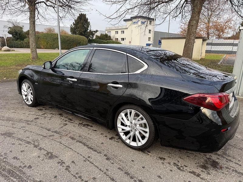 Gebraucht Infiniti Q70 Premium Executive 170 PS (125 kW) 2016 Schwarz Limousine