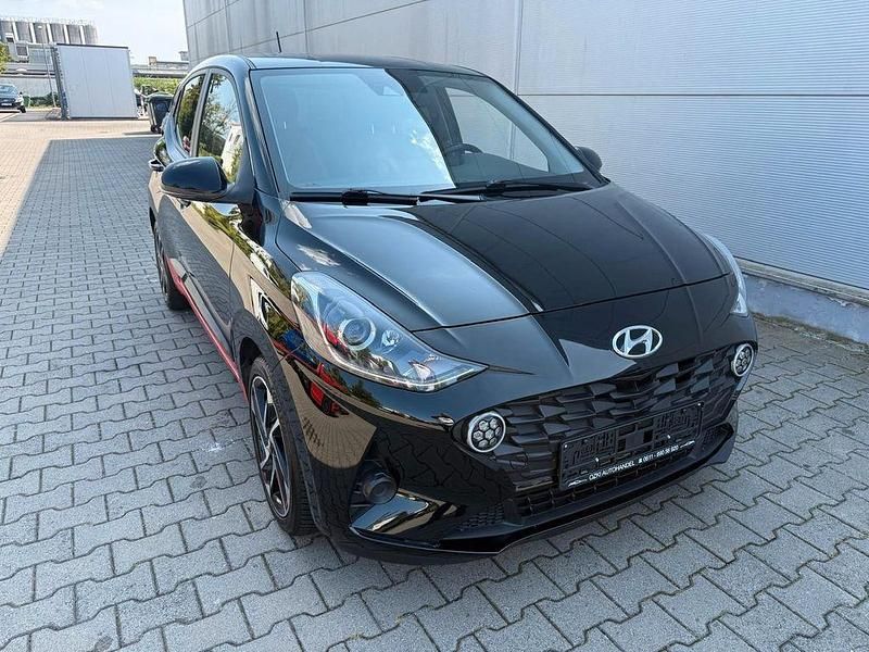 Schwarz Gebraucht 2022 Hyundai i10 Edition 30+ Kleinwagen | 8.900 € (Fairer Preis) - Bild 1/4