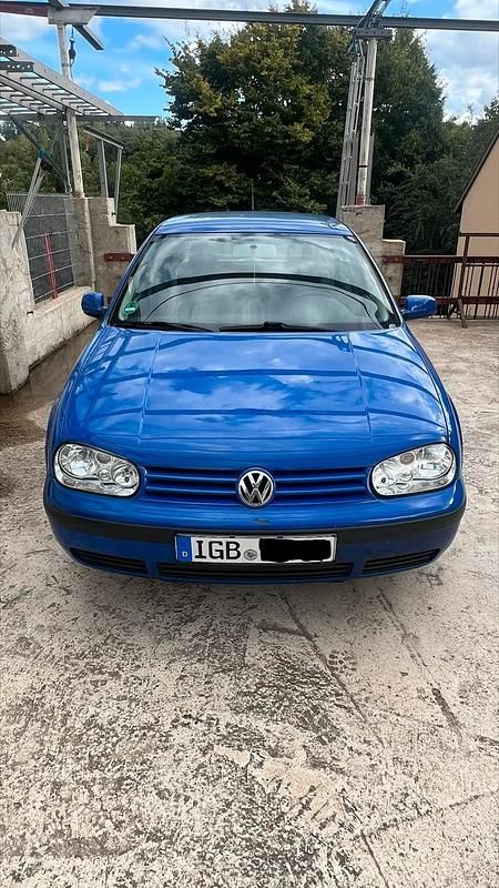 Blau Gebraucht 2001 VW Golf IV Edition Kleinwagen | 1.200 € (Fairer Preis) - Bild 1/4