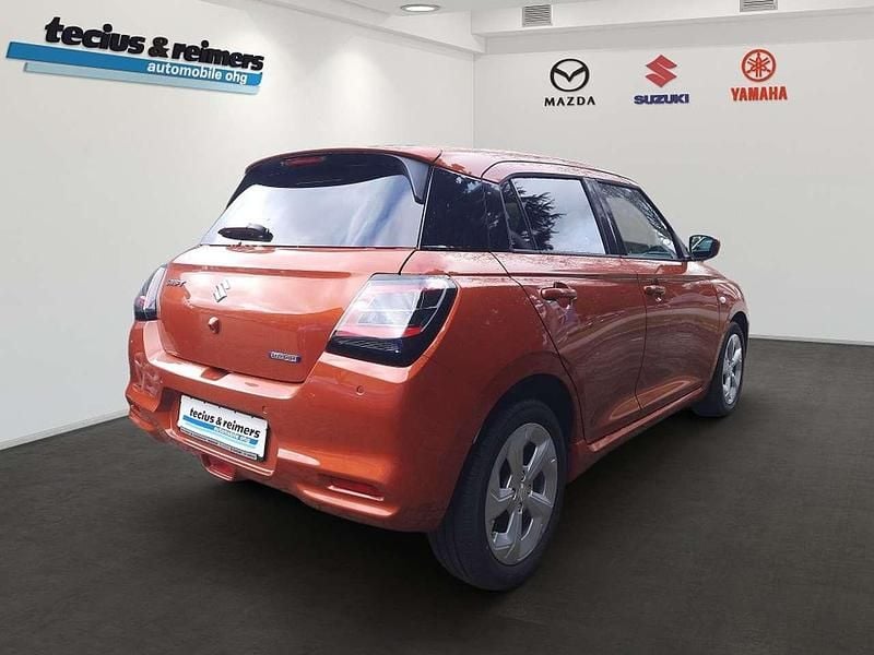Gebraucht Suzuki Swift Comfort 83 PS (61 kW) 2026 Flame orange pearl metallic Kleinwagen