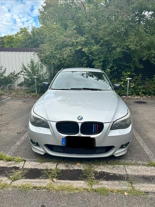 Grau Gebraucht 2008 BMW 523 M Sport Kombi | 3.000 € - Bild 1/4