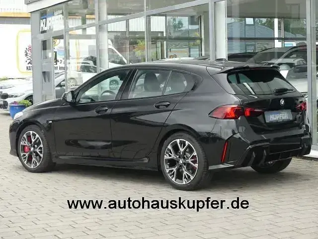 Gebraucht BMW 120 M Sport 170 PS (125 kW) 2025 Saphirschwarz Kleinwagen