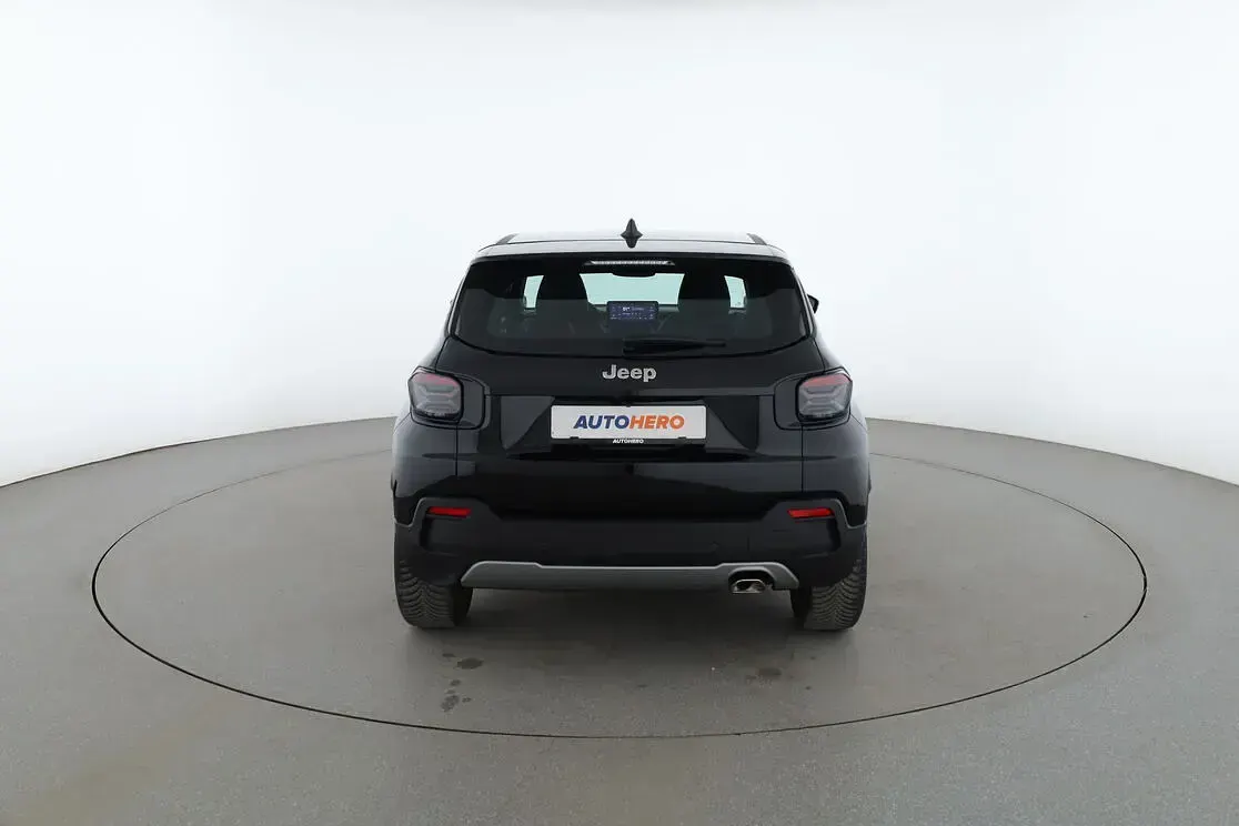 Usado Jeep Avenger Altitude 100 CV (73 kW) 2023 Negro SUV