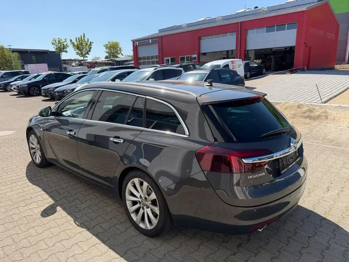 Gebraucht Opel Insignia Innovation 170 PS (125 kW) 2015 Grau Kombi