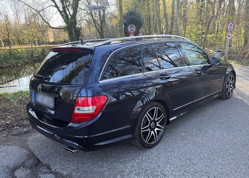 Gebraucht Mercedes C300 231 PS (169 kW) 2012 Blau Kombi