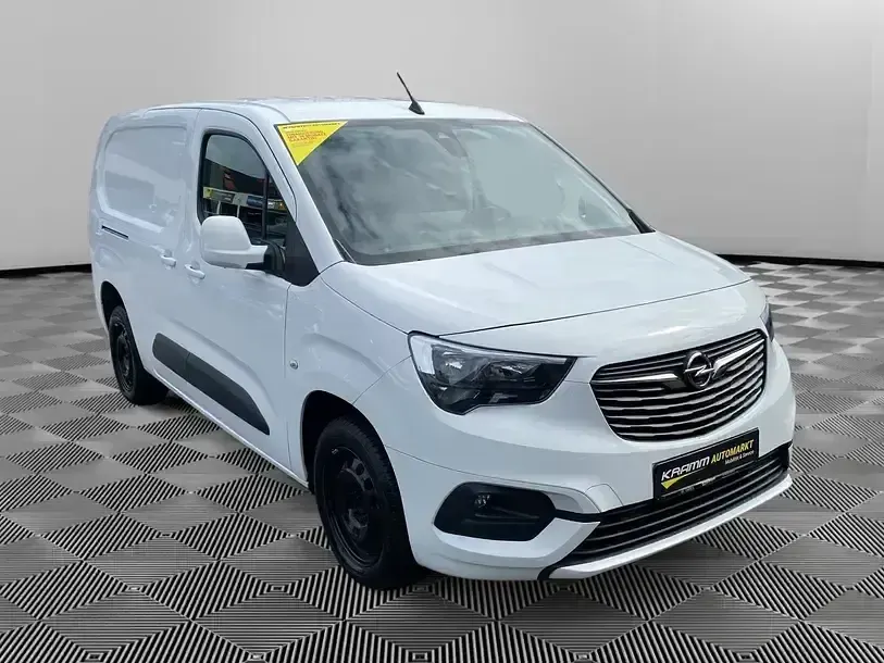 Gebraucht Opel Combo Edition 131 PS (96 kW) 2020 Weiß Van / Kleinbus