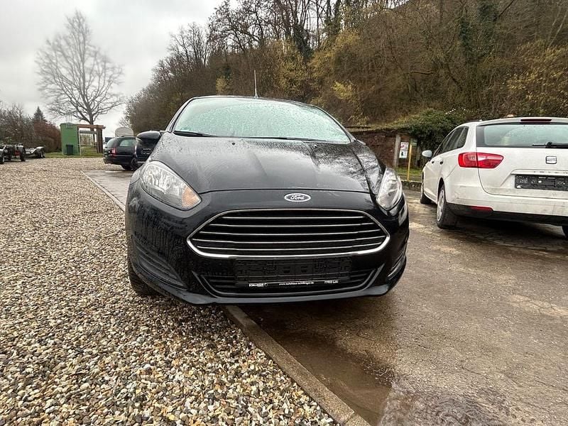 Gebraucht Ford Fiesta Trend 101 PS (74 kW) 2013 Schwarz Kleinwagen