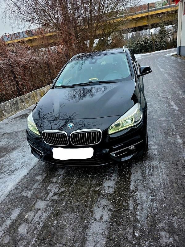 Gebraucht BMW 218 Active Tourer Luxury Line 150 PS (110 kW) 2015 Schwarz Van / Kleinbus