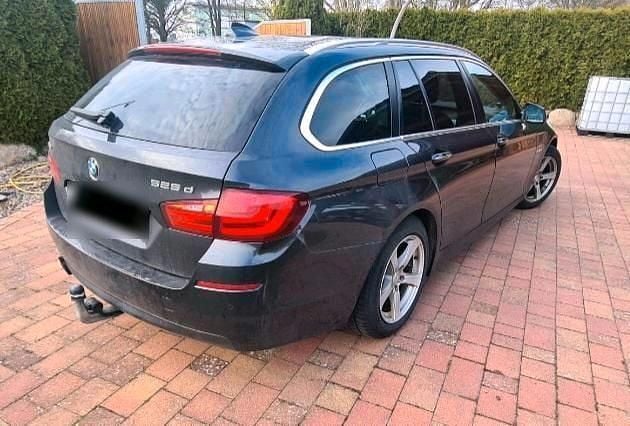 Second-hand BMW 525 218 CP (160 kW) 2012 Negru Break