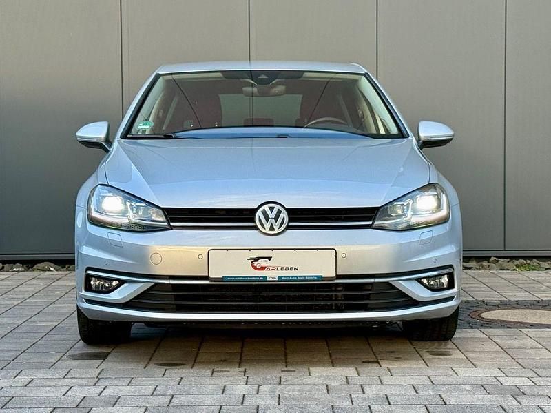 Second-hand VW Golf VII Highline 150 CP (110 kW) 2018 Argintiu Berlinǎ