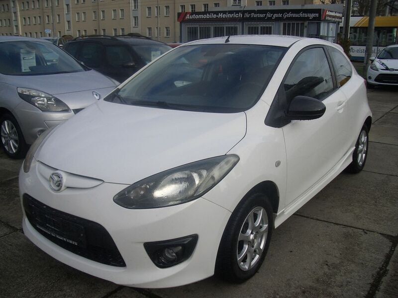 Weiß Gebraucht 2009 Mazda 2 Inclusive Limousine | 3.900 € (Fairer Preis) - Bild 1/4