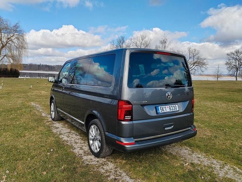 Gebraucht VW Multivan 150 PS (110 kW) 2020 Grau Van / Kleinbus