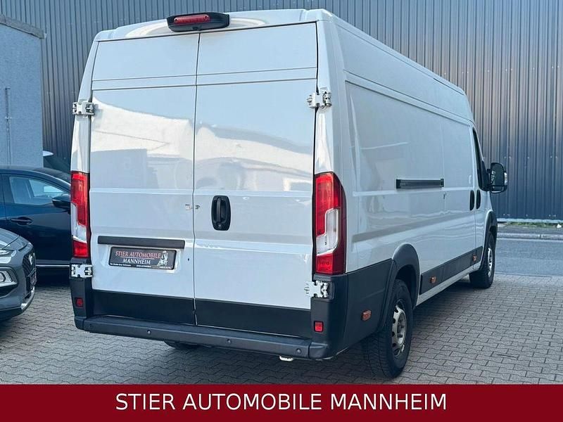 Gebraucht Peugeot Boxer 165 PS (121 kW) 2023 Weiß Van