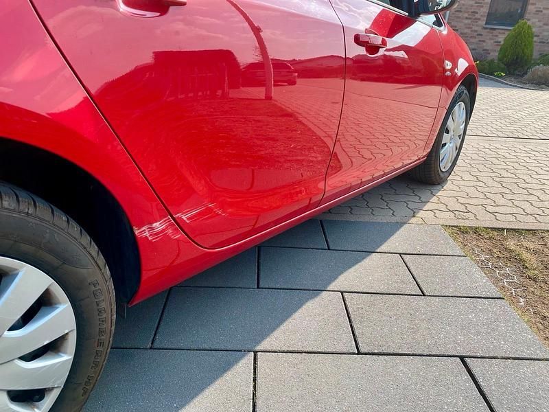 Gebraucht Opel Astra 140 PS (102 kW) 2013 Limousine