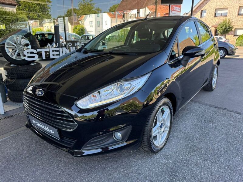 Schwarz Gebraucht 2013 Ford Fiesta Titanium Kleinwagen | 6.290 € (Fairer Preis) - Bild 1/4