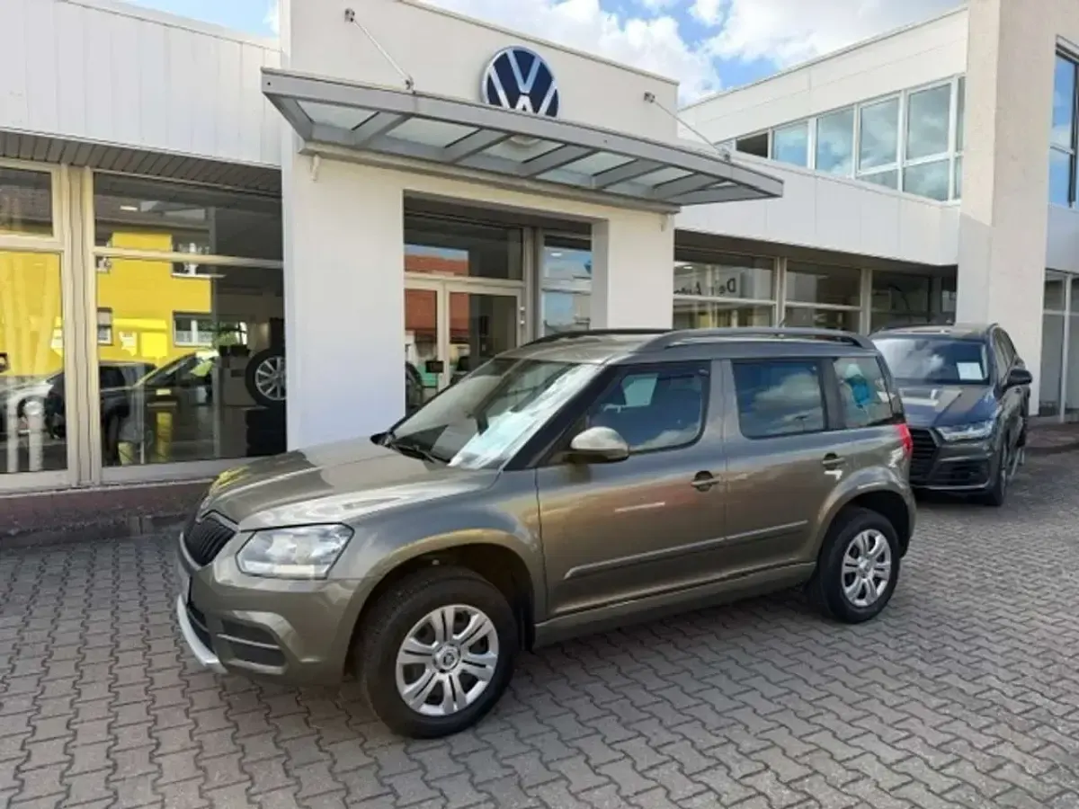 Gebraucht Skoda Yeti Active 110 PS (80 kW) 2015 Dschungelgrün metallic SUV