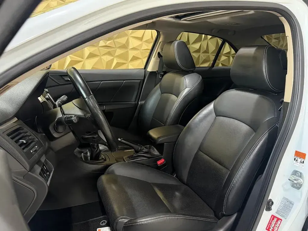 Gebraucht Suzuki Kizashi Sport 178 PS (130 kW) 2012 Weiß Limousine