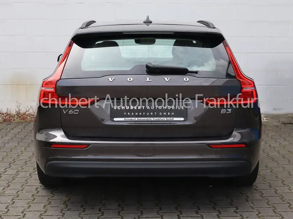 Occasion Volvo V60 Core 163 ch (119 kW) 2024 Gris Break