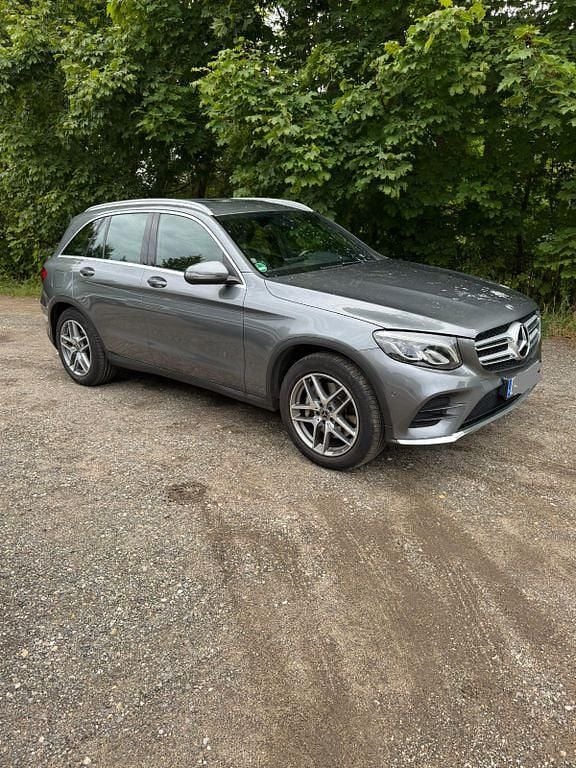 Grau Gebraucht 2018 Mercedes GLC220 AMG SUV | 27.000 € (Guter Preis) - Bild 1/4