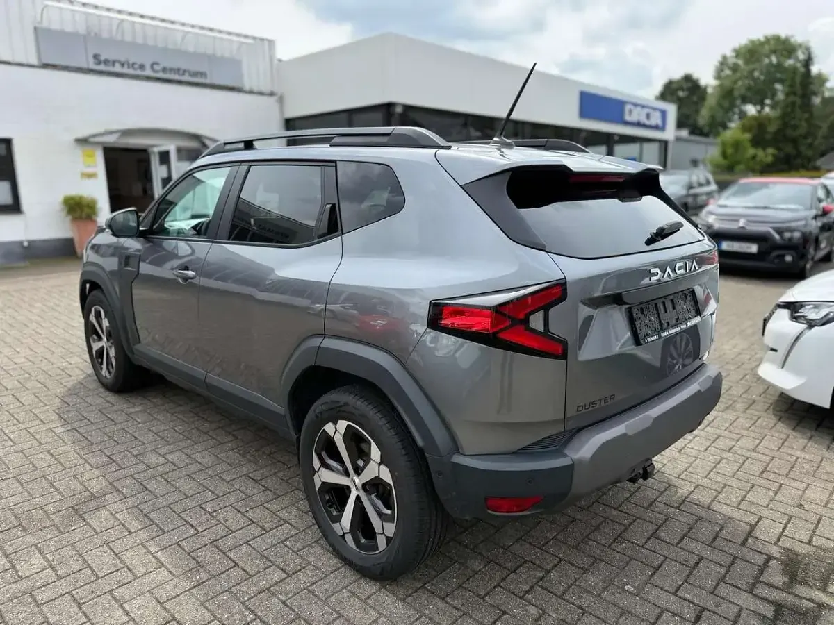 Gebraucht Dacia Duster Journey 131 PS (96 kW) 2024 Grau SUV