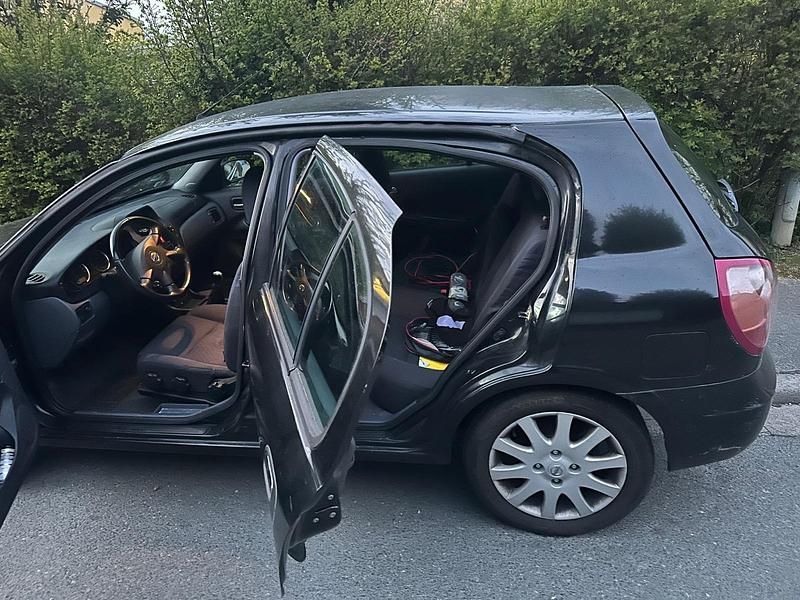 Gebraucht Nissan Almera 99 PS (72 kW) 2005 Schwarz Kombi