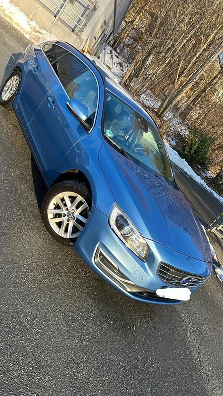 Gebraucht Volvo V60 244 PS (179 kW) 2016 Blau Kombi