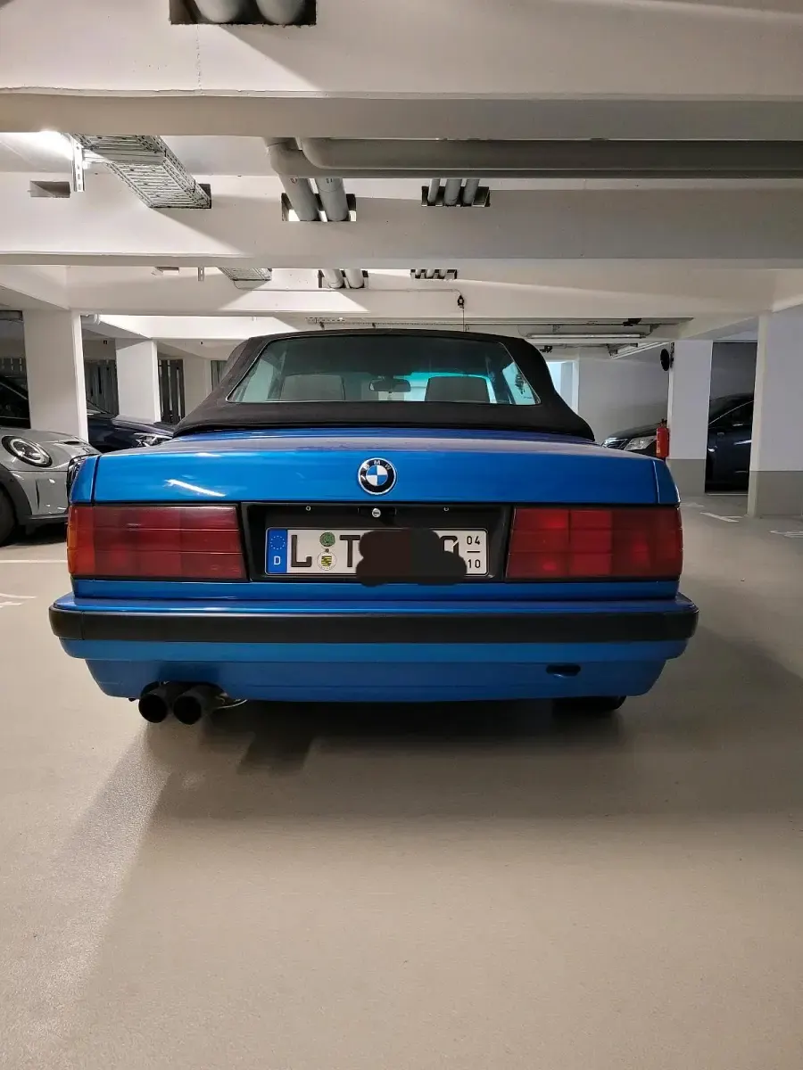 Gebraucht BMW 325 Cabriolet 177 PS (130 kW) 1992 Blau Cabrio