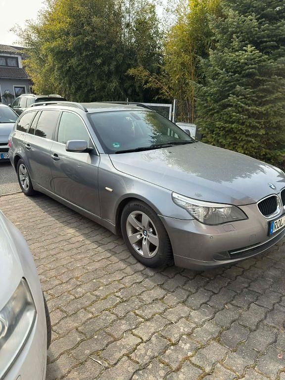 Gebraucht BMW 520 177 PS (130 kW) 2008 Grau Limousine