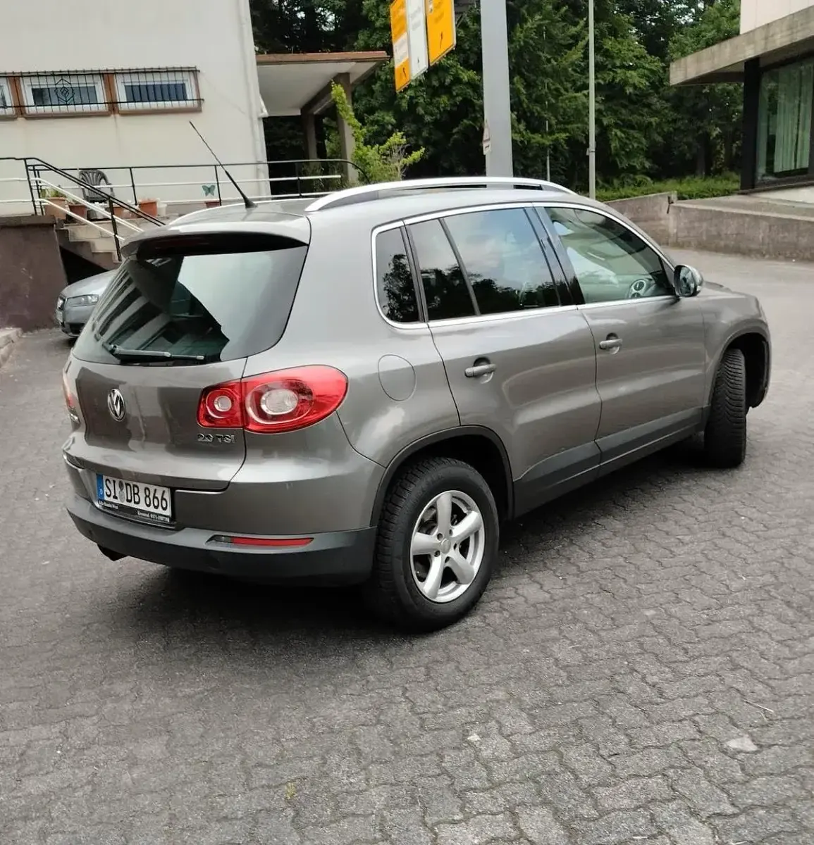 Gebraucht VW Tiguan 170 PS (125 kW) 2009 Grau SUV