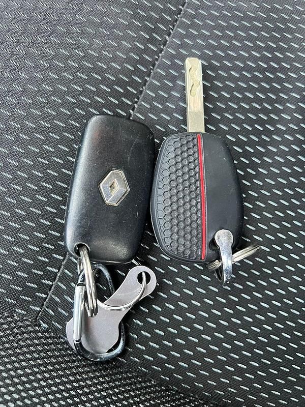 Gebraucht Renault Clio GrandTour 101 PS (74 kW) 2009 Schwarz Kombi