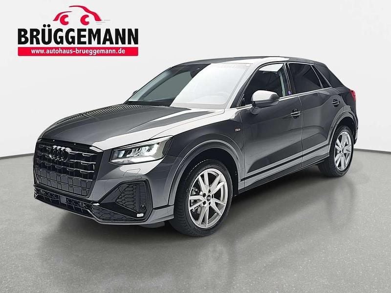 Daytonagrau perleffekt Neu 2025 Audi Q2 S-Line SUV | 33.890 € (Superpreis) - Bild 1/4