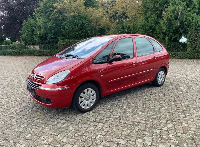 Rot Gebraucht 2007 Citroën Xsara Picasso Van / Kleinbus | 2.459 € - Bild 1/4
