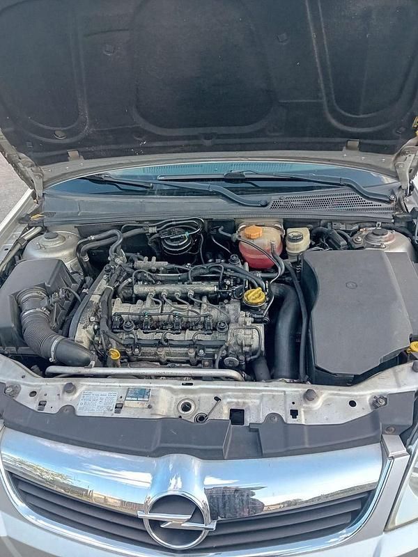 Gebraucht Opel Vectra 150 PS (110 kW) 2006 Schwarz Kombi