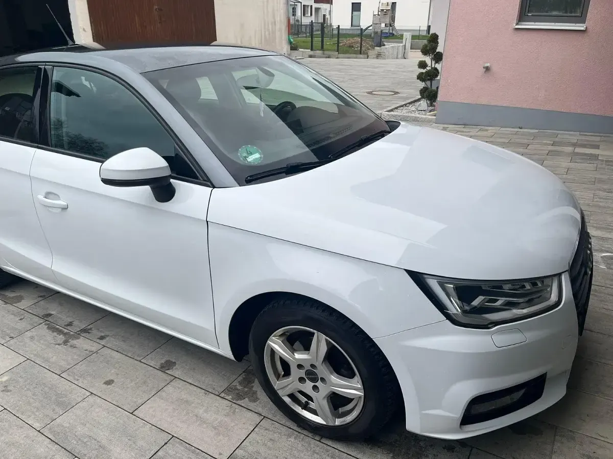 Gebraucht Audi A1 Sportback Ambiente 90 PS (66 kW) 2015 Weiß Kleinwagen