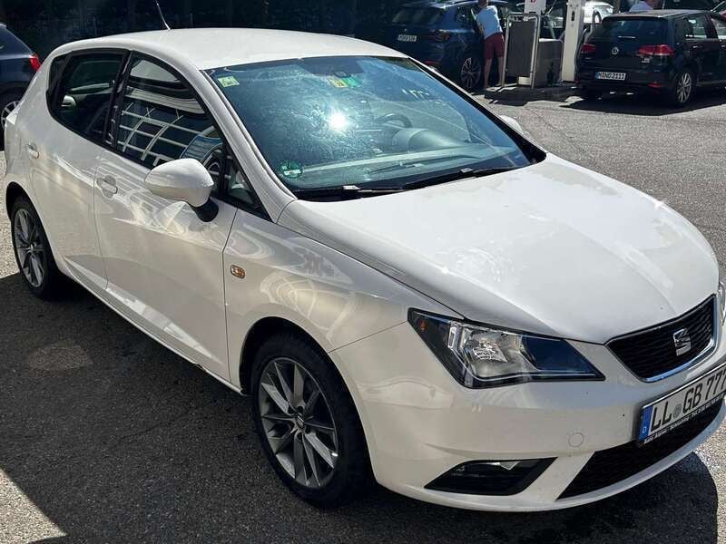 Weiß Gebraucht 2015 Seat Ibiza ST 4You Kombi | 4.000 € (Superpreis) - Bild 1/4
