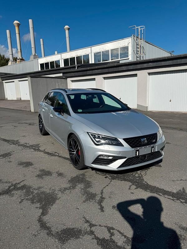 Silber Gebraucht 2017 Cupra Leon Kombi | 18.000 € (Guter Preis) - Bild 1/4
