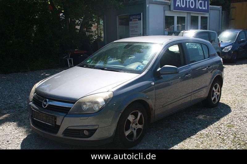 Grau Gebraucht 2005 Opel Astra Elegance Limousine | 690 € (Superpreis) - Bild 1/4