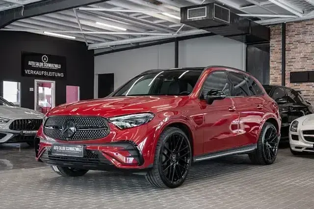 Gebraucht Mercedes GLC450 AMG line 367 PS (269 kW) 2024 Patagonienrot SUV