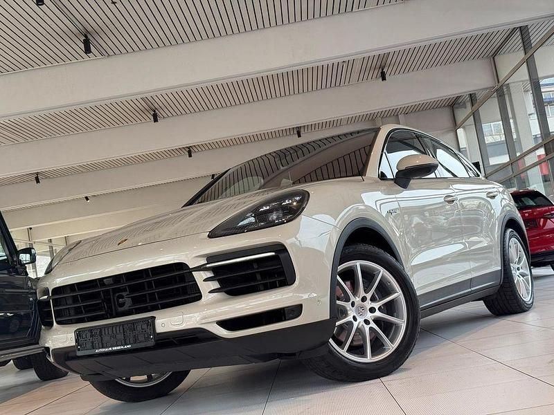 Grau Gebraucht 2021 Porsche Cayenne Coupe Coupé | 76.991 € (Fairer Preis) - Bild 1/4