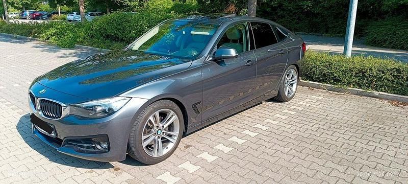Grau Gebraucht 2019 BMW 320 Gran Turismo Sport Line Limousine | 19.450 € (Fairer Preis) - Bild 1/4