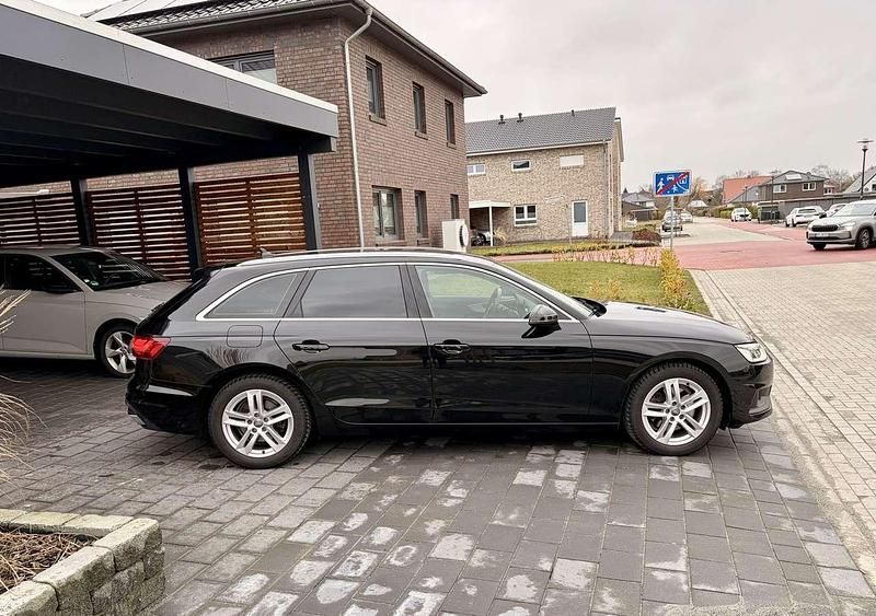 Gebraucht Audi A4 163 PS (119 kW) 2020 Schwarz Kombi
