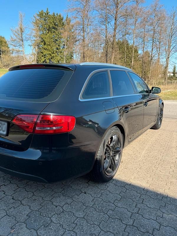 Gebraucht Audi A4 160 PS (117 kW) 2010 Schwarz Kombi