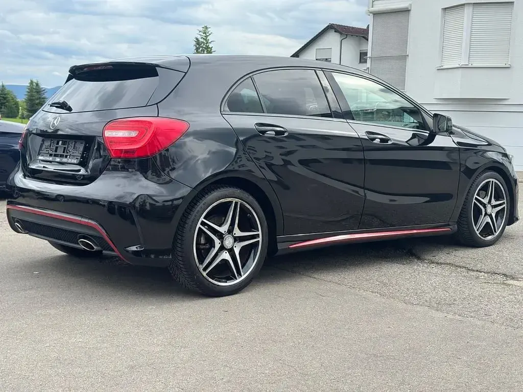 Gebraucht Mercedes A180 AMG line 122 PS (89 kW) 2014 Schwarz Limousine