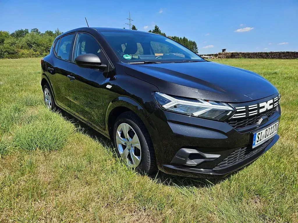 Gebraucht Dacia Sandero Essentiel 91 PS (66 kW) 2024 Schwarz Limousine