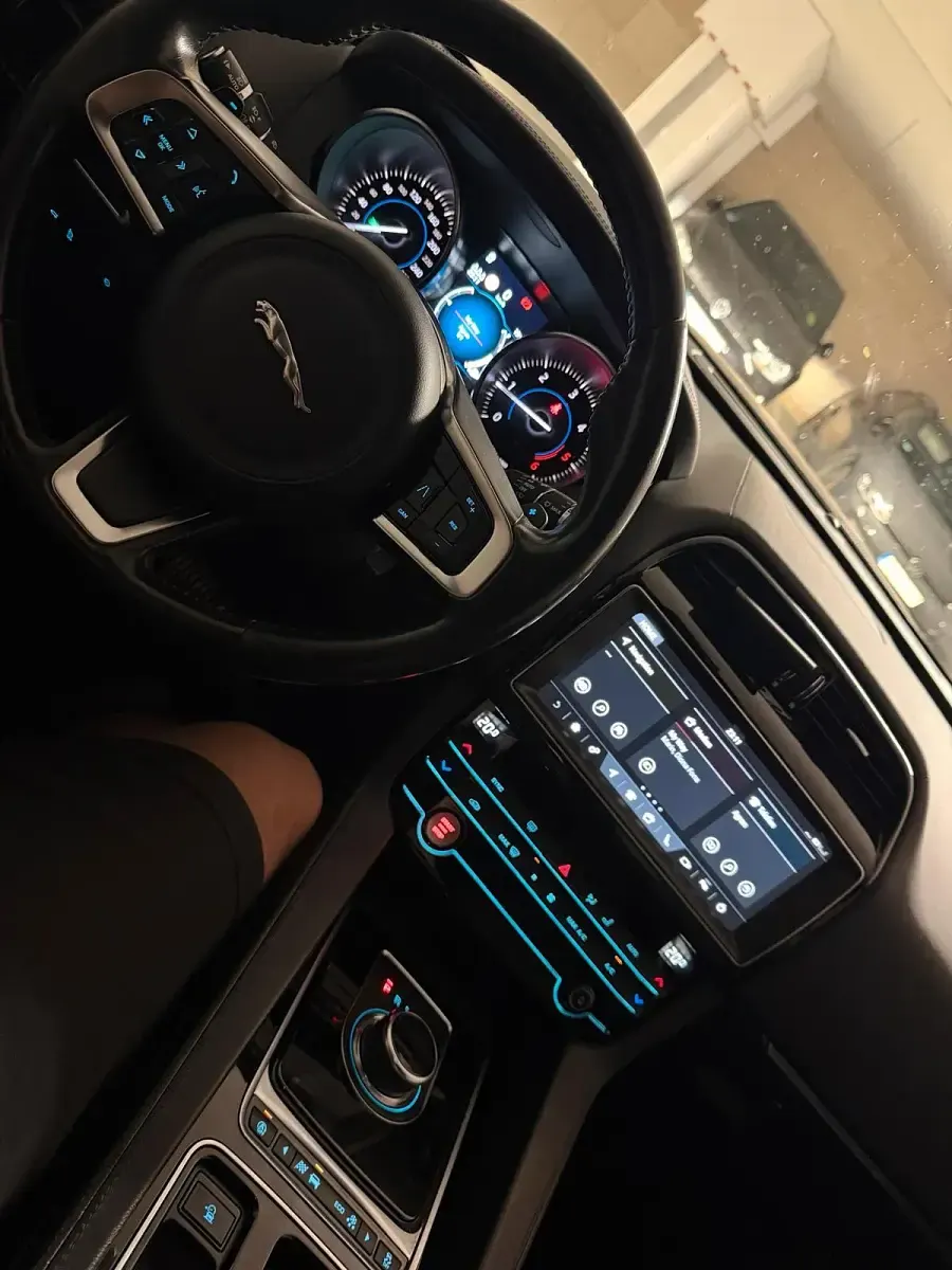 Gebraucht Jaguar F-Pace 179 PS (131 kW) 2018 Schwarz SUV