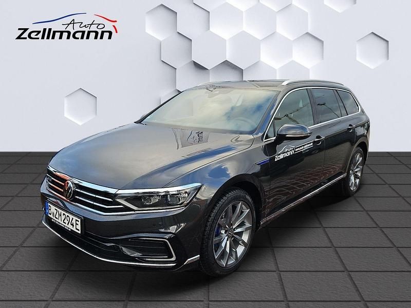Grau Gebraucht 2023 VW Passat GTE Kombi | 33.940 € (Teuer) - Bild 1/3
