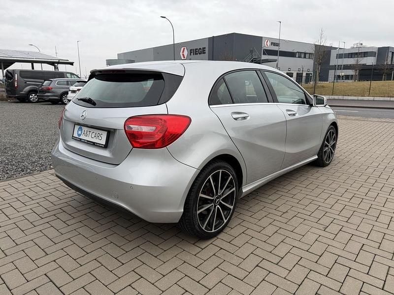 Gebraucht Mercedes A180 122 PS (89 kW) 2013 Silber Limousine