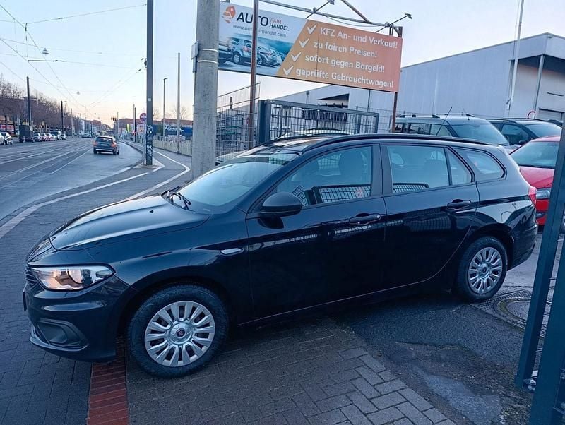 Gebraucht Fiat Tipo Pop 95 PS (69 kW) 2017 Schwarz Kombi