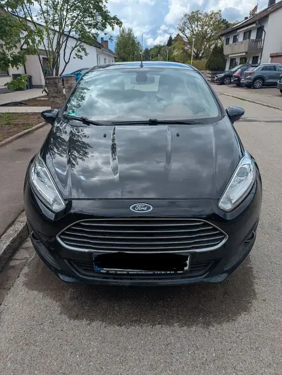 Gebraucht Ford Fiesta 101 PS (74 kW) 2013 Schwarz Limousine